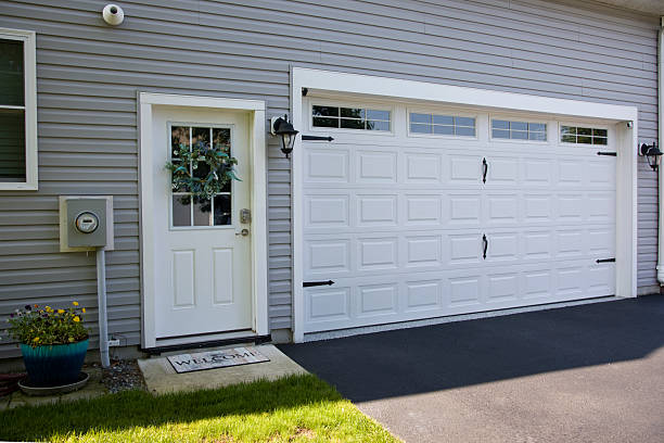 24/7 Emergency Garage Door Panel Replacement experts in Kingsley, MI